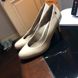 Short heeled heels only worn once for a wedding